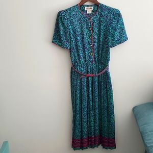 Petites for Maggy vintage pleated belted dress button up size 8 paisley midi